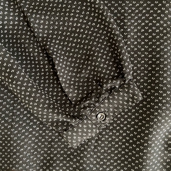 Old Navy sheer black blouse - Picture 6 of 9